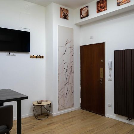 L Arche Comfort & Relax Brown Home Di Via Varesina Milan Bagian luar foto