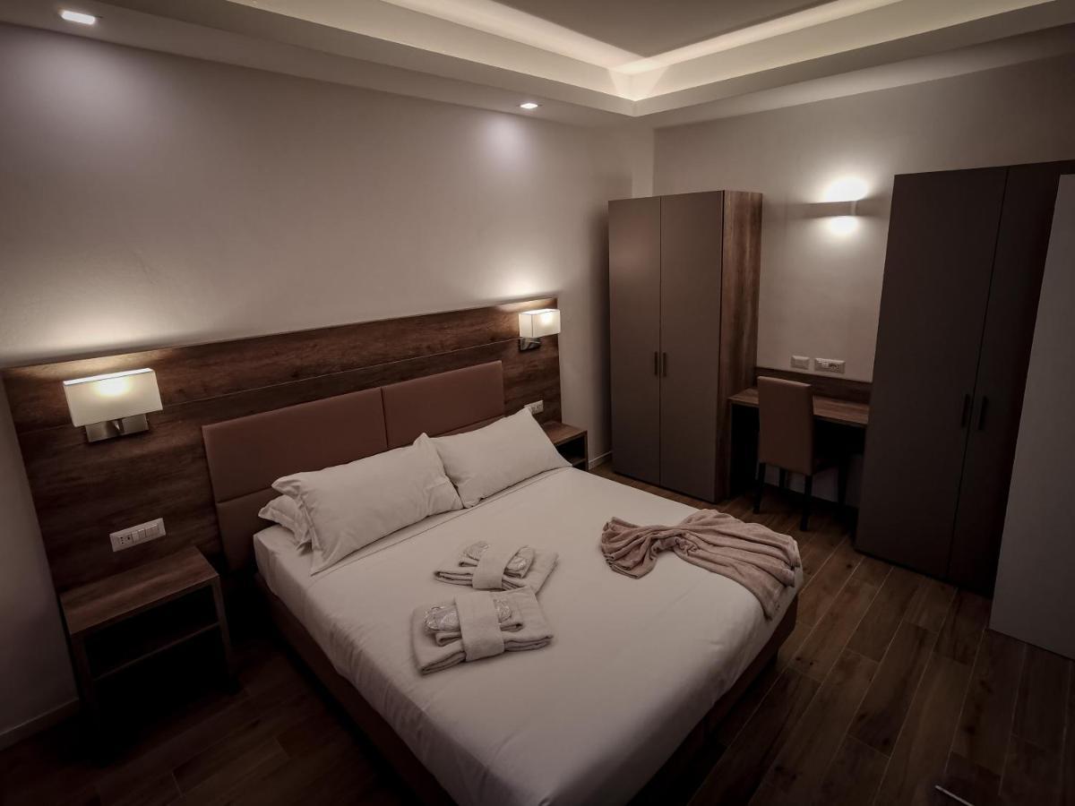L Arche Comfort & Relax Brown Home Di Via Varesina Milan Bagian luar foto