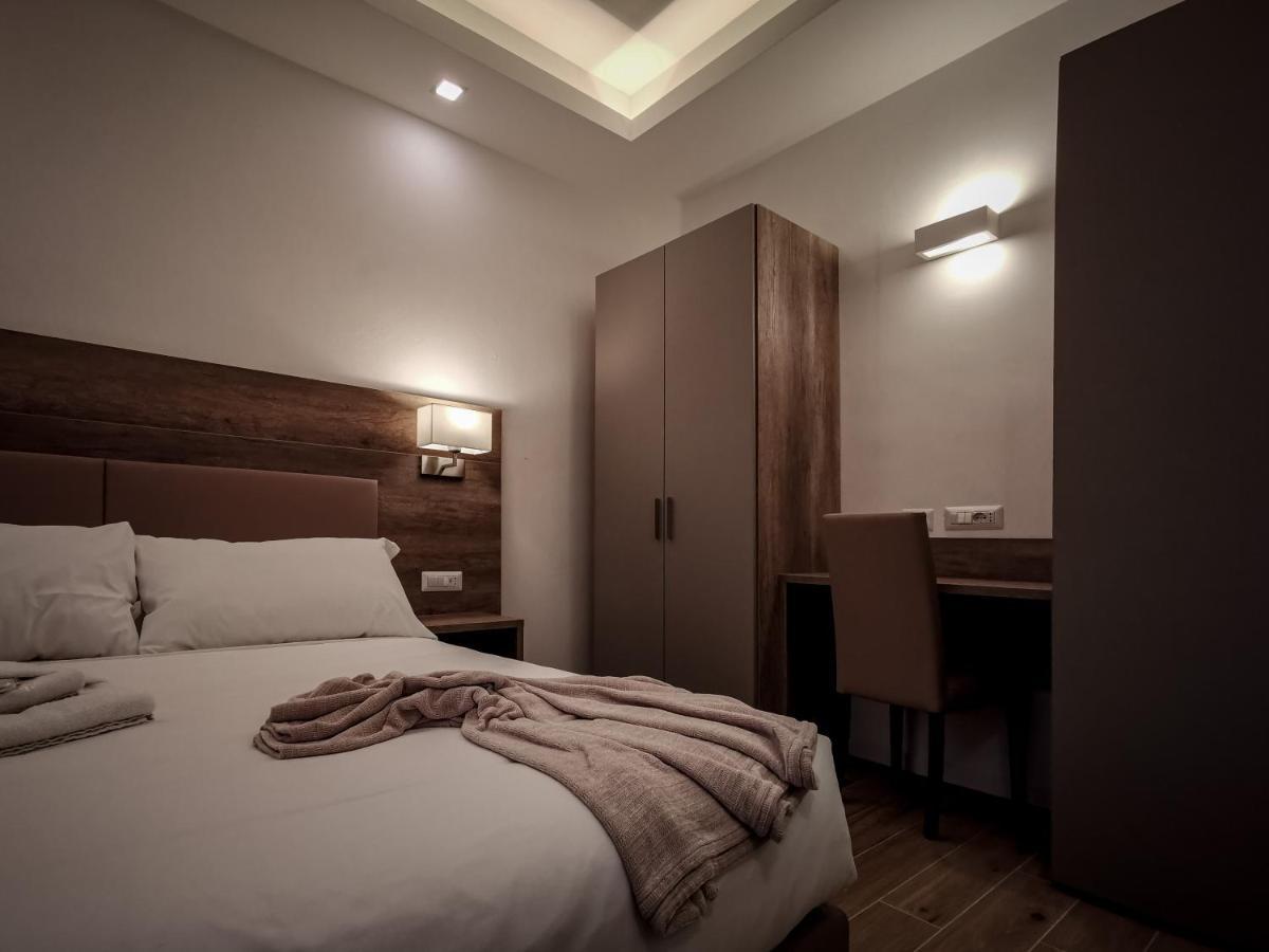 L Arche Comfort & Relax Brown Home Di Via Varesina Milan Bagian luar foto