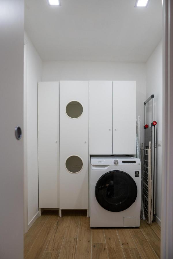L Arche Comfort & Relax Brown Home Di Via Varesina Milan Bagian luar foto